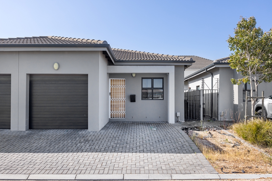 2 Bedroom Property for Sale in Parklands North Western Cape